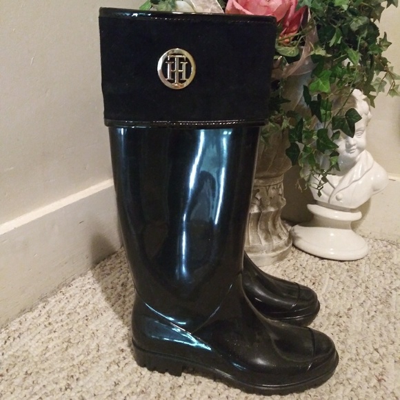 Tommy Hilfiger Shoes - NWOT Tommy Hilfiger Tall Black Rainboots